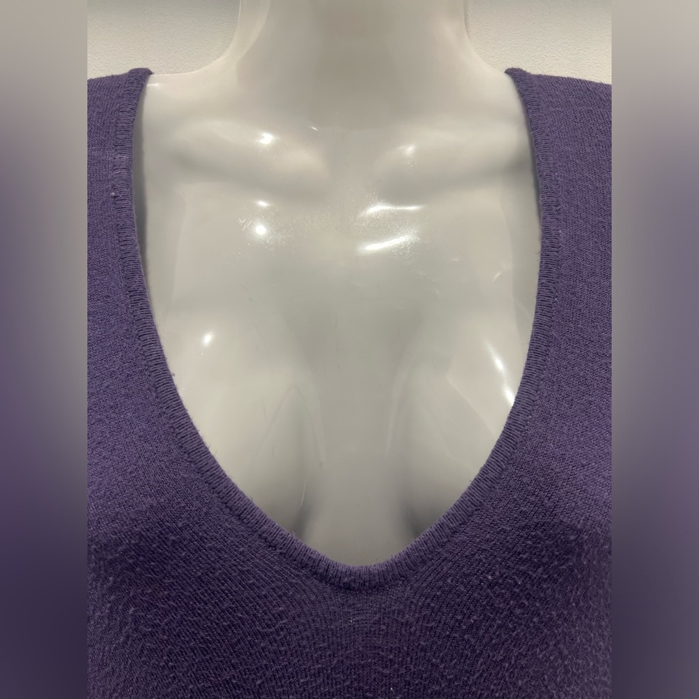 Express Women’s Long Sleeve V-Neck - Picture 2 of 3
